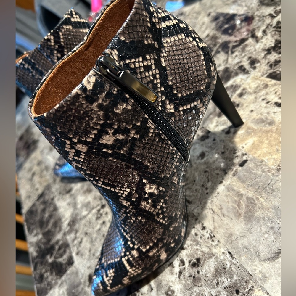 Kendall and Kylie Snakeskin Heeled Ankle Boots New
